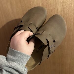 Cushionaire Boston Mule Clogs